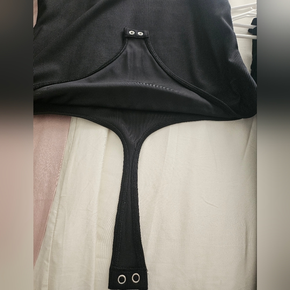 Express Body Contour Ribbed Bodysuit, Size L - Picture 8 of 8